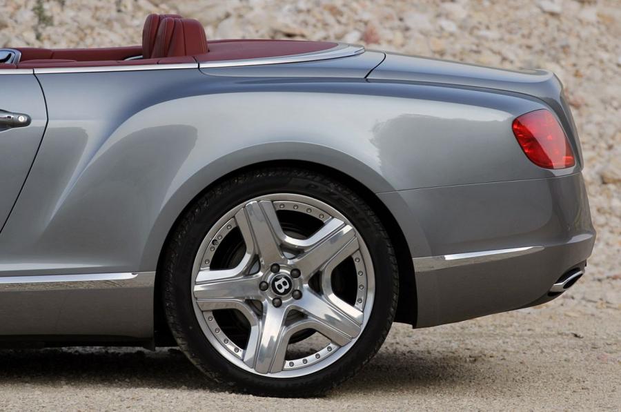  Bentley Continental GTC 2012 года  (фото 48 из 141)